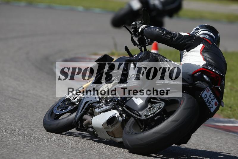 /Archiv-2024/29 12.06.2024 MOTO.CH Track Day ADR/Gruppe rot/26